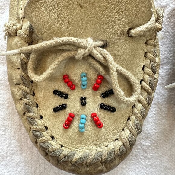 Minnetonka Style Beaded Leather Moccasins - Picture 7 of 13